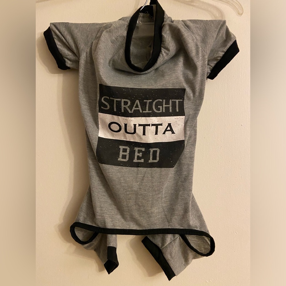 North paw dog outfit “straight outta bed” size large